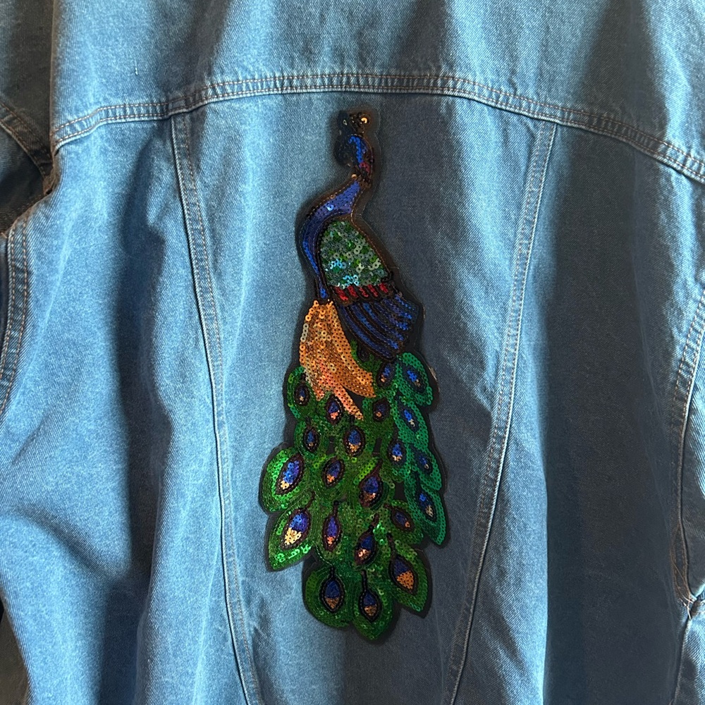 Women’s Blue Denim Jacket w Peacock Theme - Xl